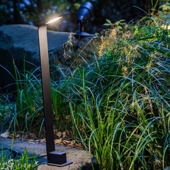 Heissner Smart Light Belysningsstolpe Vinklad gång