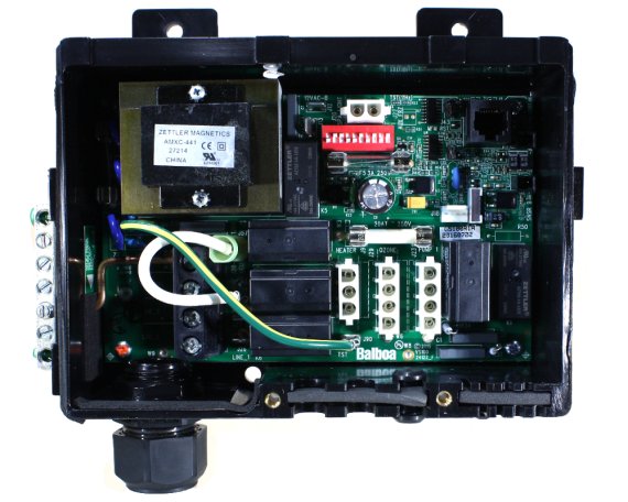 Det interna kretskortet i en Balboa GS100 elbox förkonfigurerat med bygel J11 för 3 kW värmare.